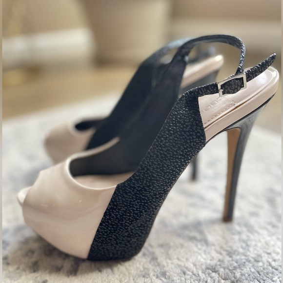 BCBG, platform peep toe heels, Nude and black, size 7 1/2 - Picture 2 of 4